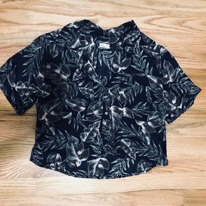 Navy blue cropped button up